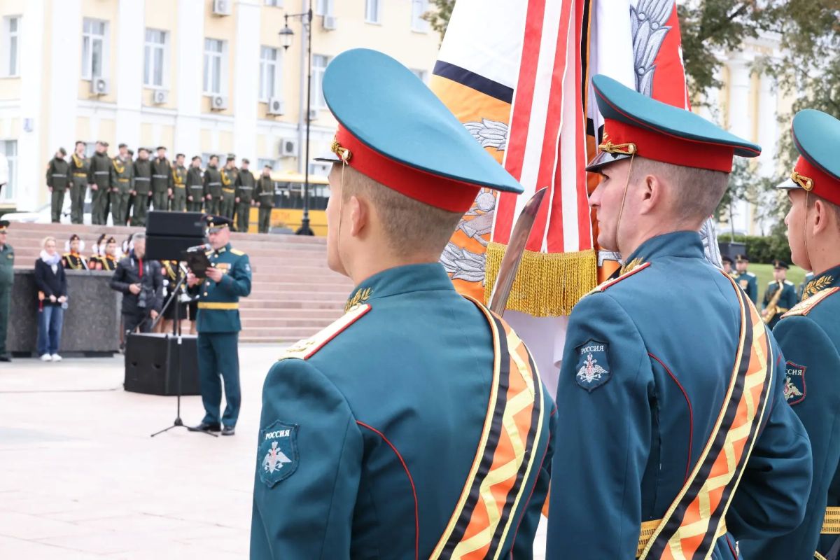 Максим Ребров принял участие в церемонии присяги курсантов НВВИКУ Максим Ребров принял участие в церемонии присяги курсантов НВВИКУ