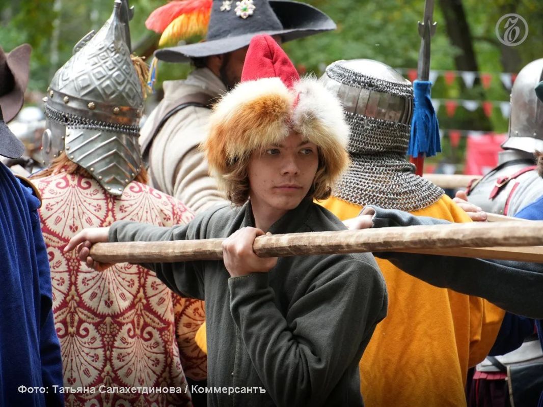 В музее деревянного зодчества «Щелоковский хутор» 12–13 сентября прошел фестиваль клубов исторической реконструкции «Приволжский штандарт» В музее деревянного зодчества «Щелоковский хутор» 12–13 сентября прошел фестиваль клубов исторической реконструкции «Приволжский штандарт»