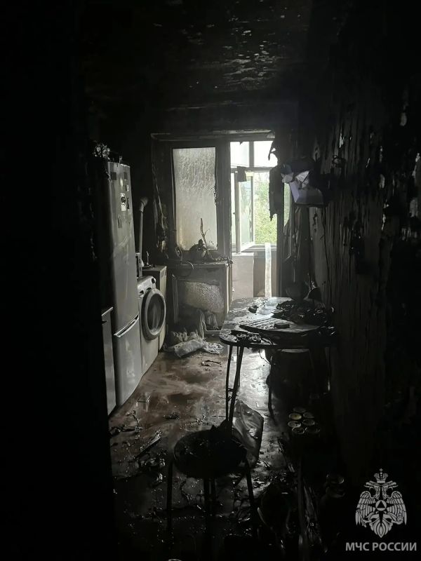 Двое погибли при пожаре в многоквартирном доме Двое погибли при пожаре в многоквартирном доме