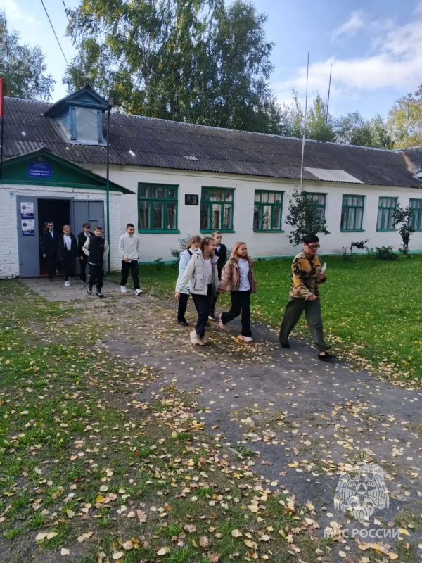 Во всеоружии!. Месячник безопасности с МЧС России продолжается во всех образовательных учреждениях Нижегородской области Во всеоружии!. Месячник безопасности с МЧС России продолжается во всех образовательных учреждениях Нижегородской области