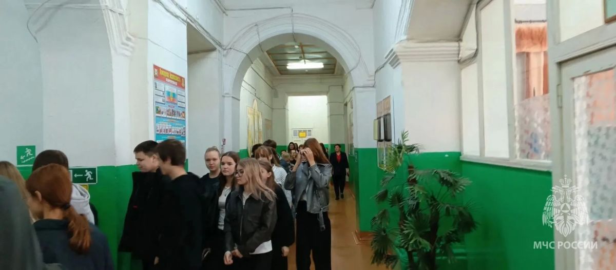 Во всеоружии!. Месячник безопасности с МЧС России продолжается во всех образовательных учреждениях Нижегородской области Во всеоружии!. Месячник безопасности с МЧС России продолжается во всех образовательных учреждениях Нижегородской области