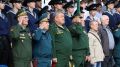 Под звуки праздничных орудий