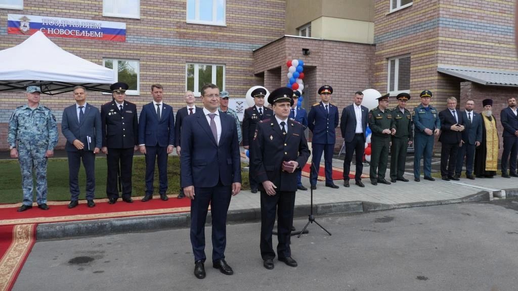 В Сарове открыт новый служебный дом для сотрудников ОВД на 72 квартиры В Сарове открыт новый служебный дом для сотрудников ОВД на 72 квартиры