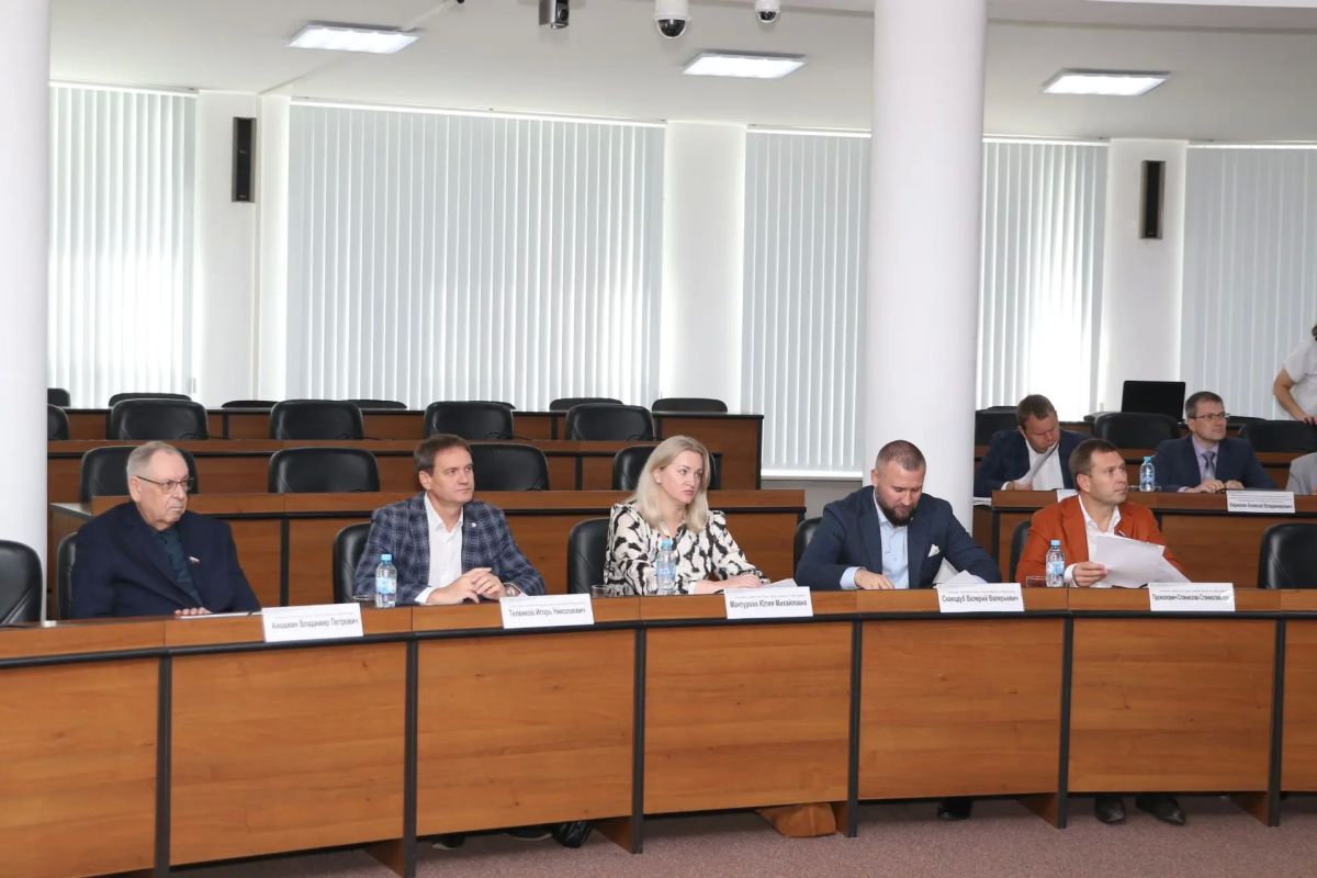 Депутаты ознакомились с результатами торгов по продаже и предоставлению в аренду объектов муниципального имущества за I полугодие текущего года Депутаты ознакомились с результатами торгов по продаже и предоставлению в аренду объектов муниципального имущества за I полугодие текущего года