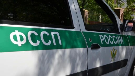 Грузовик арестовали в Дзержинске из-за долгов логистической компании