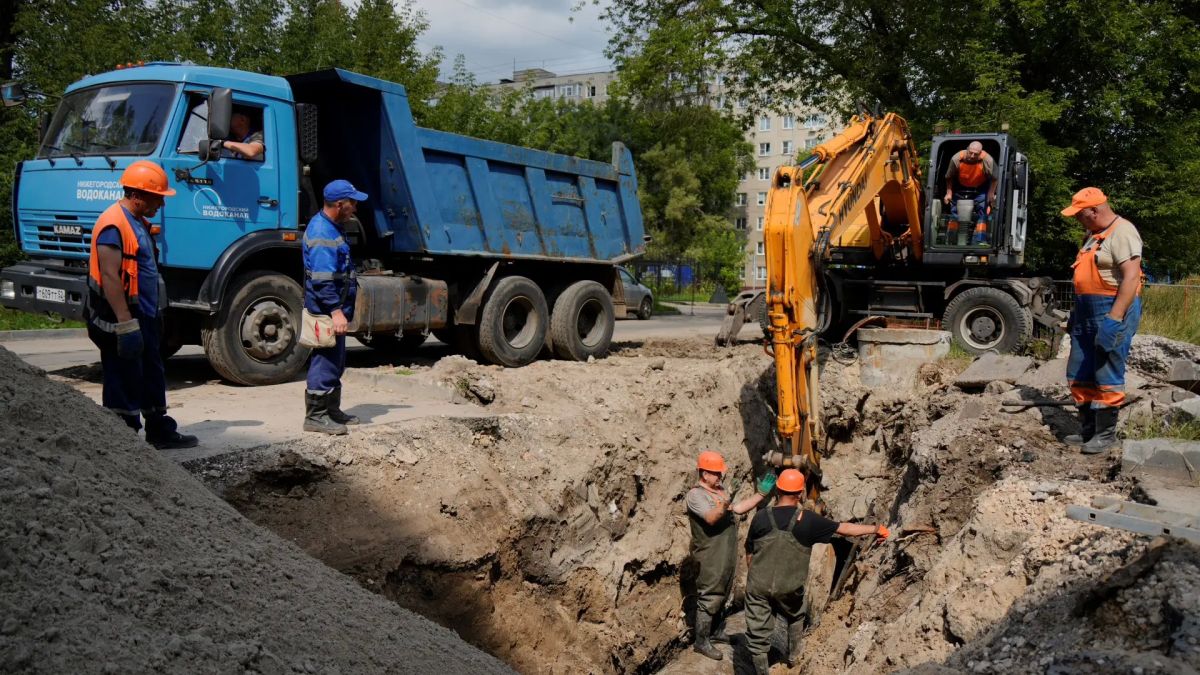 50 метров магистрального канализационного коллектора заменили в Автозаводском районе 50 метров магистрального канализационного коллектора заменили в Автозаводском районе