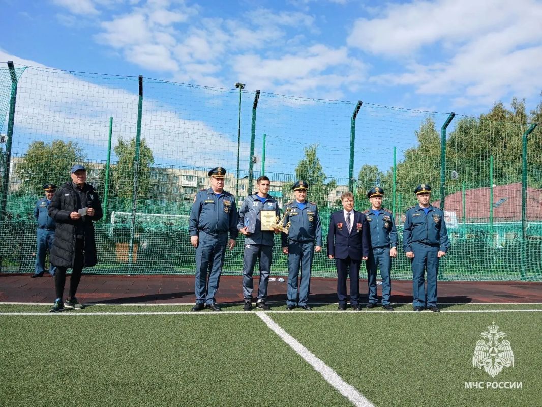 В Кстово прошел турнир по мини-футболу памяти Валерия Окунева В Кстово прошел турнир по мини-футболу памяти Валерия Окунева