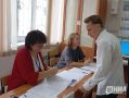 Еще недавно они сидели здесь за партами, а теперь вернулись в школу уже как избиратели