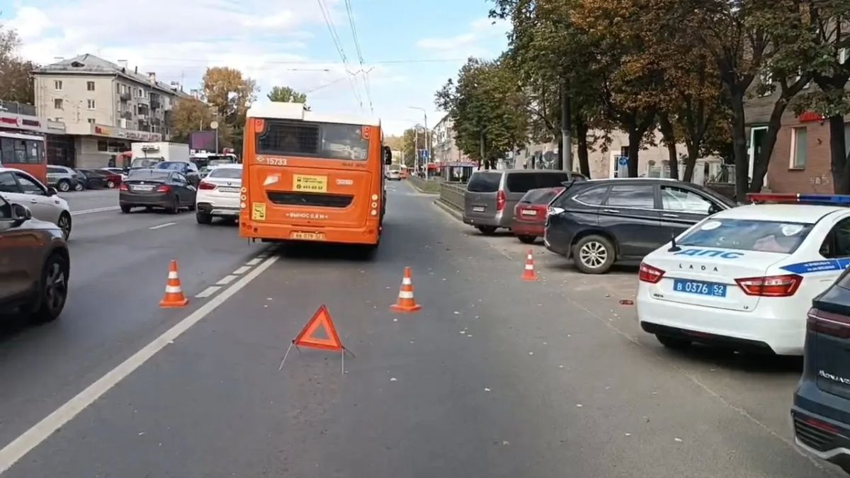 77-летняя пассажирка пострадала в ДТП с автобусом в Нижнем Новгороде