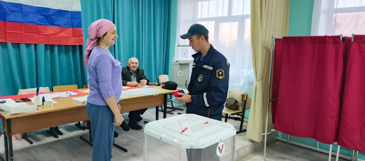 Выборы в тренде!. Устами молодых глаголит истина! И это правда! Молодежь Нижегородской области активно ходит голосовать! А впервые голосующие в этом году получают классный подарок – кабель для зарядки 4 в 1! Для всех... Выборы в тренде!. Устами молодых глаголит истина! И это правда! Молодежь Нижегородской области активно ходит голосовать! А впервые голосующие в этом году получают классный подарок – кабель для зарядки 4 в 1! Для всех...