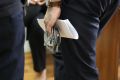 Нижегородец стал потерпевшим сразу в двух кражах