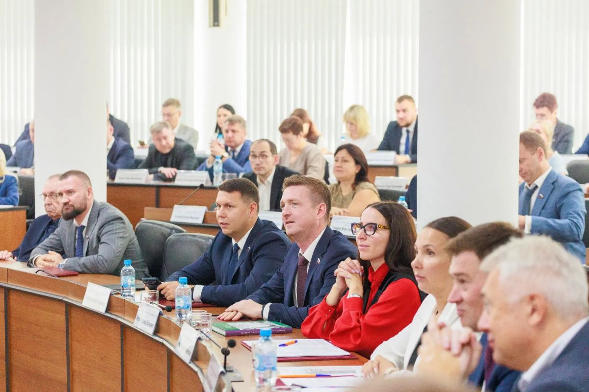 Юрий Шалабаев: Сегодня на заседании городской Думы приняли уточнения бюджета 2026 года: доходы и расходы увеличены более чем на 8 млрд рублей Юрий Шалабаев: Сегодня на заседании городской Думы приняли уточнения бюджета 2026 года: доходы и расходы увеличены более чем на 8 млрд рублей