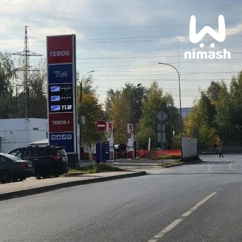 Жители Нижнего всю неделю кружат по городу в поисках заправки, на которой ещё не закончился бензин Жители Нижнего всю неделю кружат по городу в поисках заправки, на которой ещё не закончился бензин