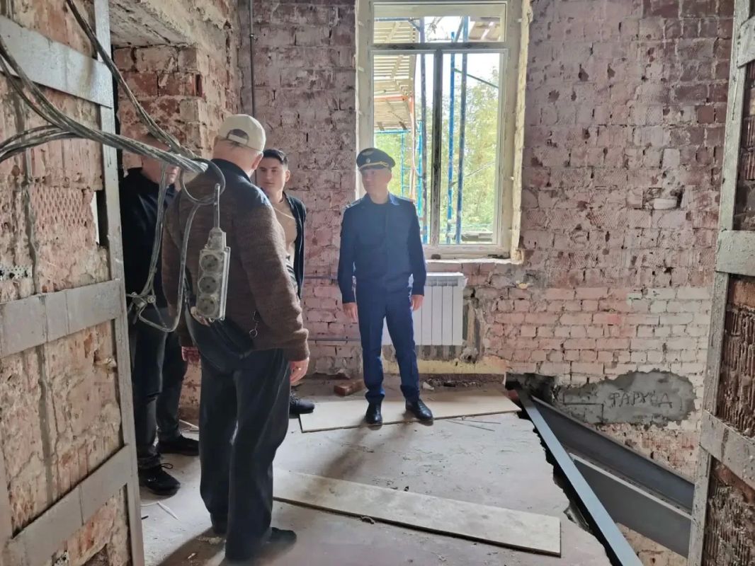 Прокуратура Нижнего Новгорода предостерегла подрядчика о недопустимости нарушения сроков выполнения работ по капитальному ремонту здания образовательного учреждения Прокуратура Нижнего Новгорода предостерегла подрядчика о недопустимости нарушения сроков выполнения работ по капитальному ремонту здания образовательного учреждения