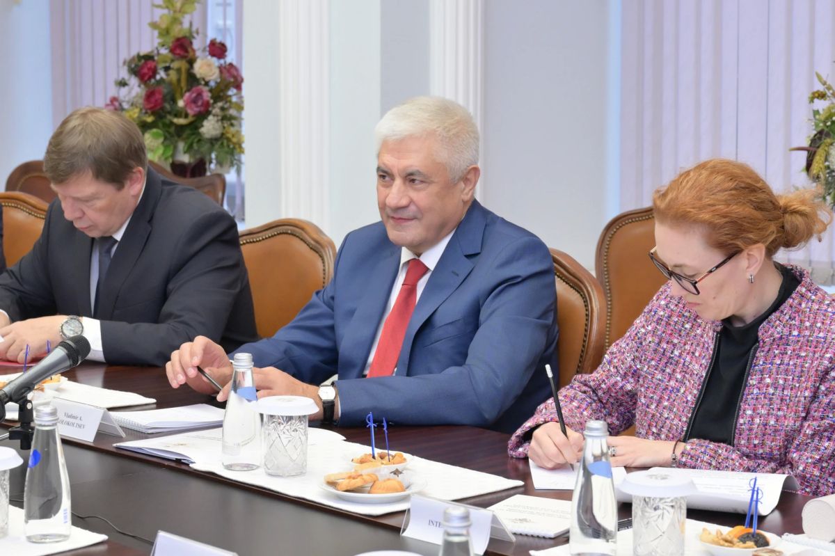 Встреча Владимира Колокольцева с Чрезвычайным и Полномочным Послом Исламской Республики Пакистан в Российской Федерации Файсалом Тирмизи Встреча Владимира Колокольцева с Чрезвычайным и Полномочным Послом Исламской Республики Пакистан в Российской Федерации Файсалом Тирмизи