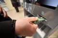 Функцию выдачи карт через банкомат запускает Сбербанк