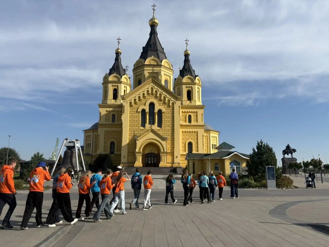 Поезд проекта «Путешествие мечты» приехал в Нижний Новгород с 150 ребятами из разных регионов страны Поезд проекта «Путешествие мечты» приехал в Нижний Новгород с 150 ребятами из разных регионов страны