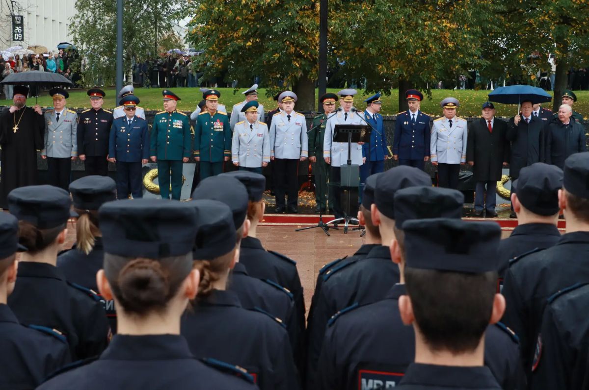 Руководители регионального полицейского главка приняли участие в церемонии приведения к Присяге курсантов Нижегородской академии МВД России Руководители регионального полицейского главка приняли участие в церемонии приведения к Присяге курсантов Нижегородской академии МВД России