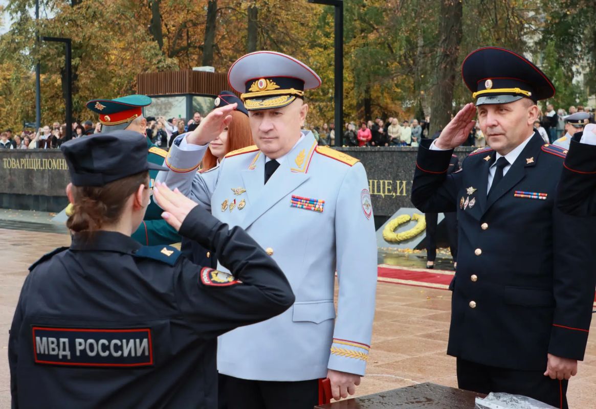 Руководители регионального полицейского главка приняли участие в церемонии приведения к Присяге курсантов Нижегородской академии МВД России Руководители регионального полицейского главка приняли участие в церемонии приведения к Присяге курсантов Нижегородской академии МВД России