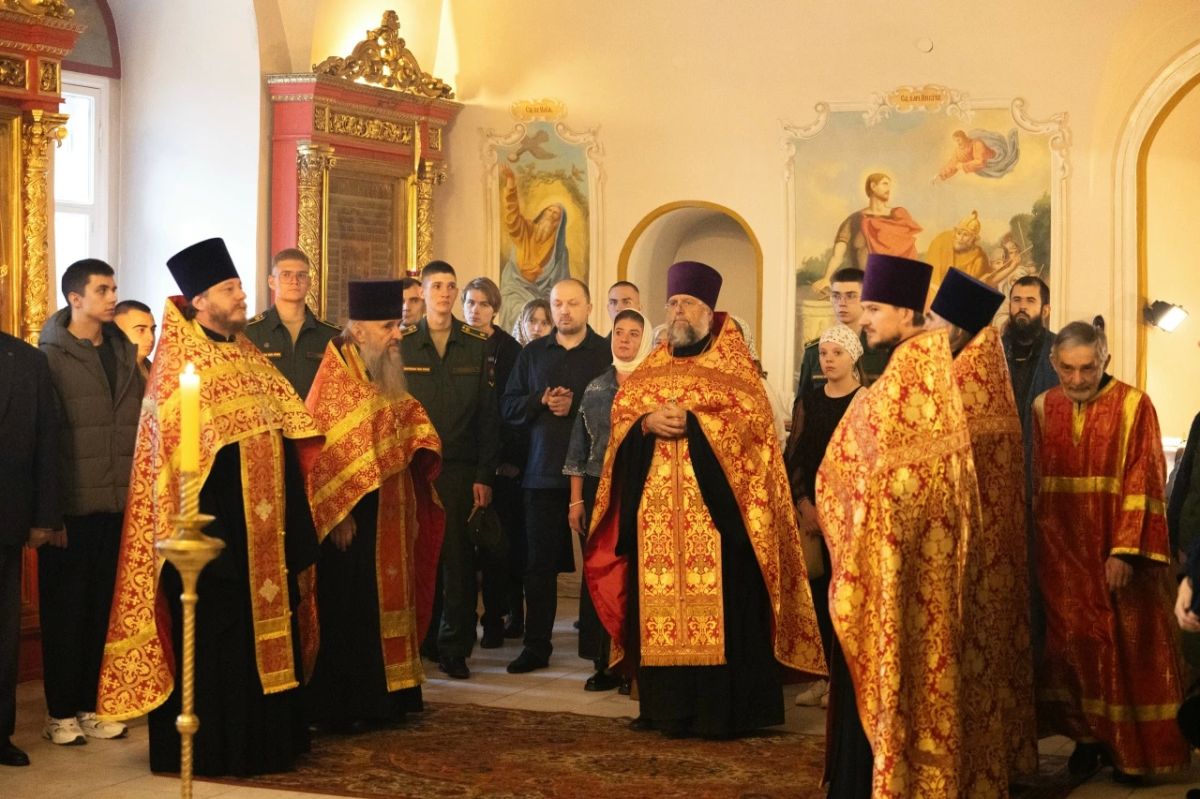 В Главном храме Следственного комитета России состоялось всенощное бдение в канун престольного праздника святого великомученика Никиты В Главном храме Следственного комитета России состоялось всенощное бдение в канун престольного праздника святого великомученика Никиты