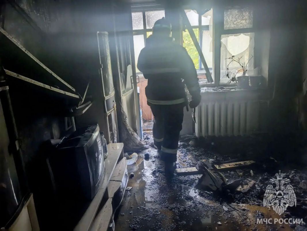 В Дзержинске произошел пожар в многоквартирном доме на улице Гайдара В Дзержинске произошел пожар в многоквартирном доме на улице Гайдара
