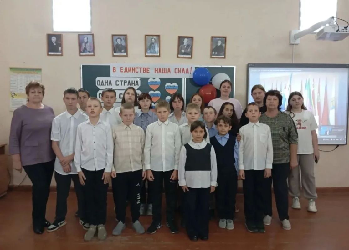 В единстве наша сила: Починковская школа-интернат отметила День воссоединения В единстве наша сила: Починковская школа-интернат отметила День воссоединения