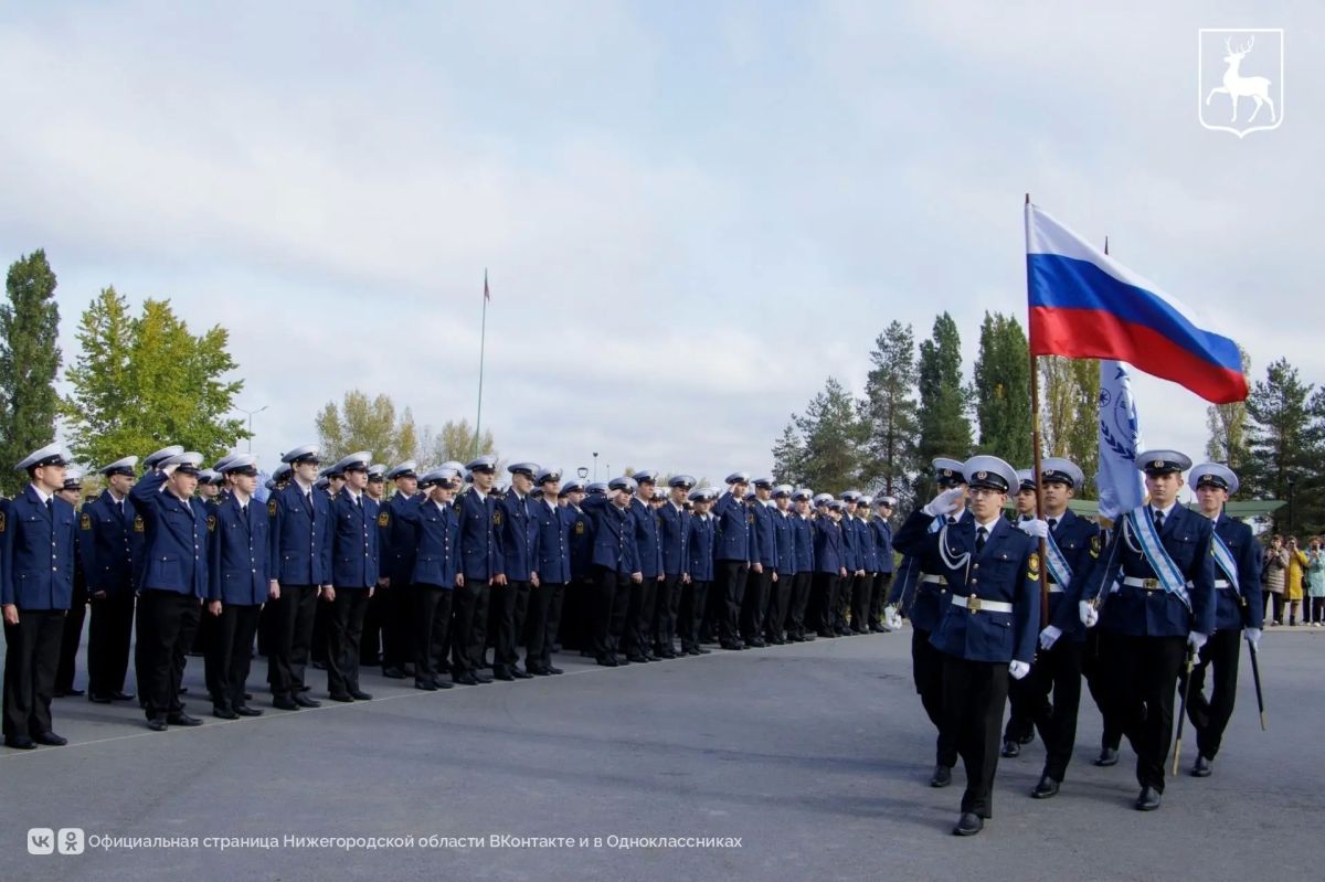 Первокурсников Волжского госуниверситета водного транспорта торжественно посвятили в моряки Первокурсников Волжского госуниверситета водного транспорта торжественно посвятили в моряки