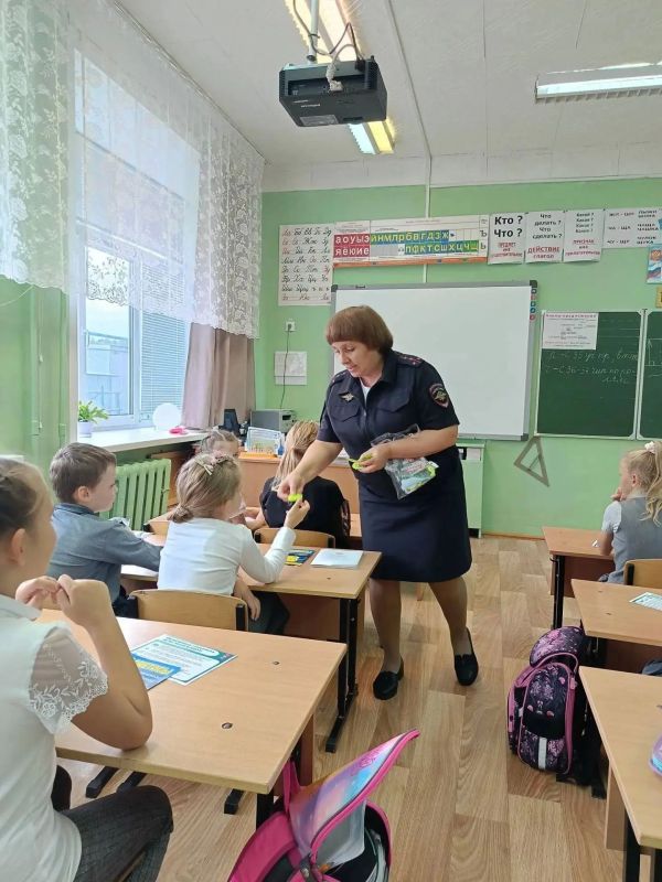 Неделя безопасности в школе: уроки ПДД с инспектором ГИБДД Неделя безопасности в школе: уроки ПДД с инспектором ГИБДД