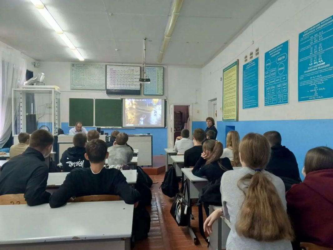 Неделя безопасности в школе: уроки ПДД с инспектором ГИБДД Неделя безопасности в школе: уроки ПДД с инспектором ГИБДД