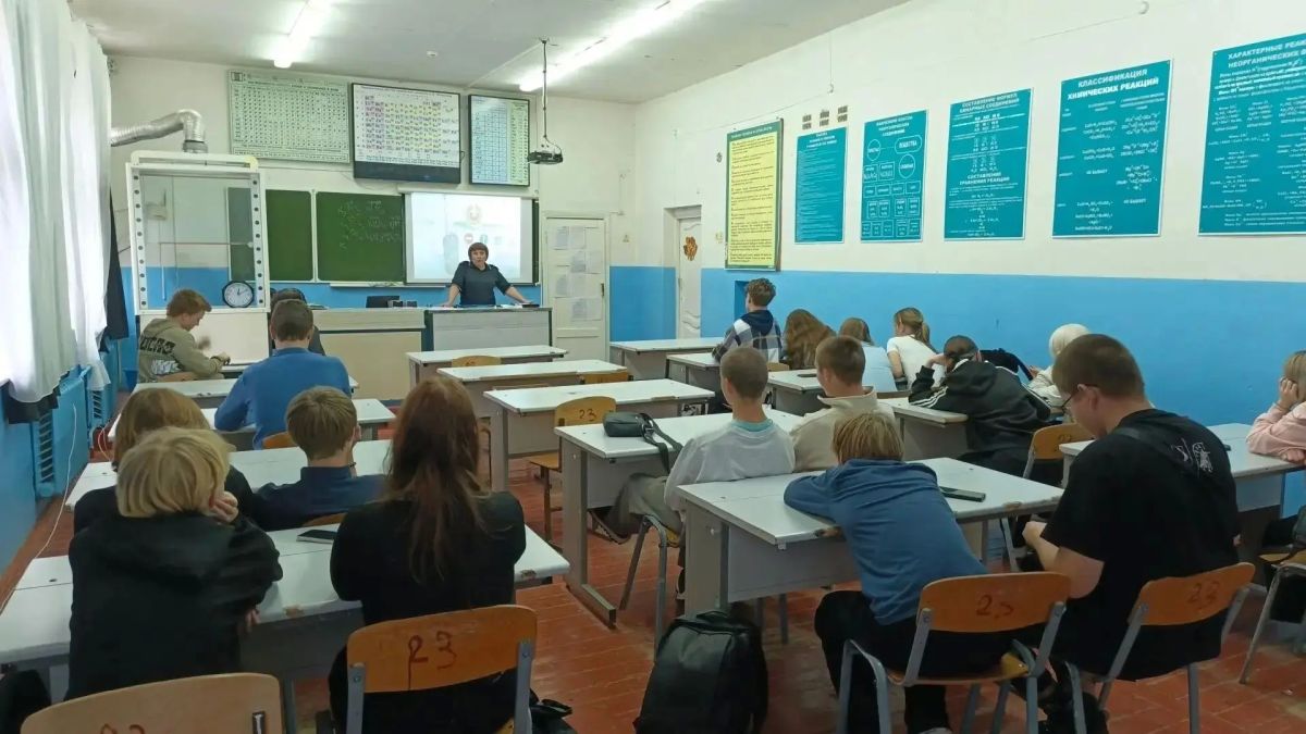 Неделя безопасности в школе: уроки ПДД с инспектором ГИБДД Неделя безопасности в школе: уроки ПДД с инспектором ГИБДД