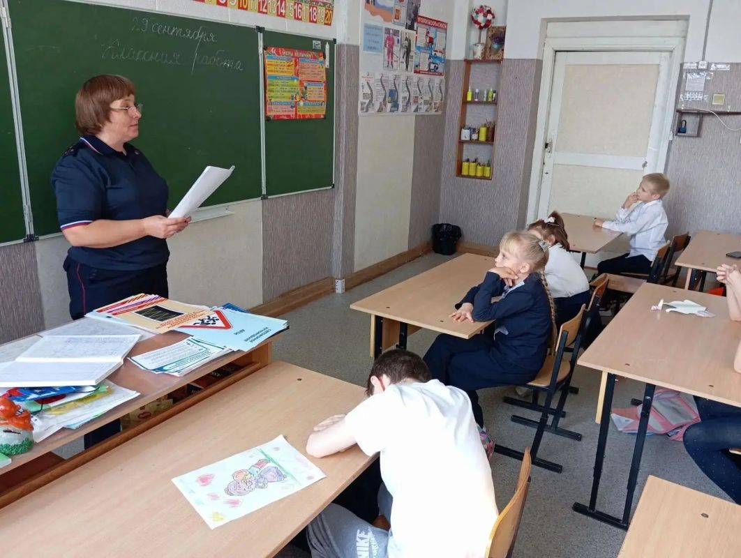 Неделя безопасности в школе: уроки ПДД с инспектором ГИБДД Неделя безопасности в школе: уроки ПДД с инспектором ГИБДД