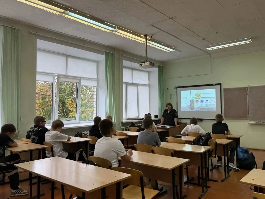 Неделя безопасности в школе: уроки ПДД с инспектором ГИБДД Неделя безопасности в школе: уроки ПДД с инспектором ГИБДД