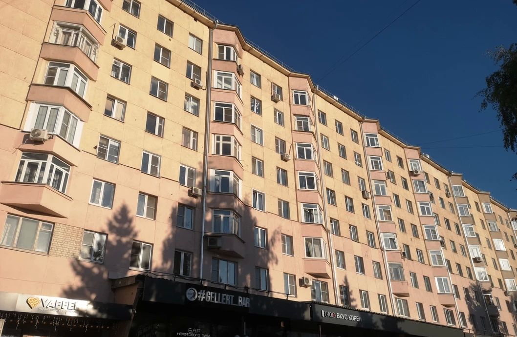 Жильцам дома №32 на Большой Покровской, где из-за пожара в одной из квартир были перебои с коммунальными ресурсами, полностью вернули электричество