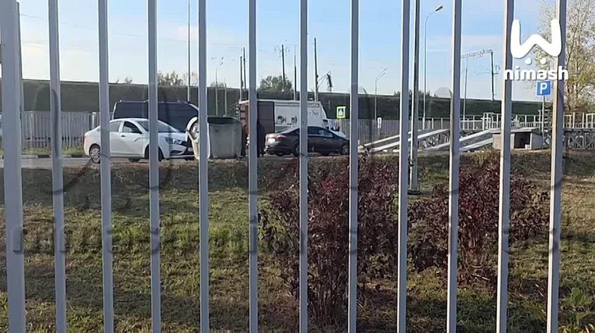 Кадры с места у Борского моста, где сотрудники ДПС нашли пакеты с частями тел