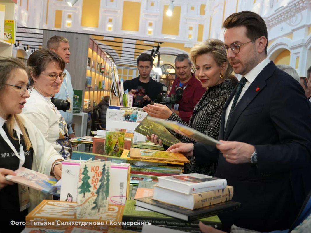 Вторая Нижегородская книжная ярмарка, проходившая со 2 по 4 октября в пассаже Главного ярмарочного дома, превзошла первую по количеству участников и событий: свои новинки представили больше 100 книжных издательств (в прошлом...