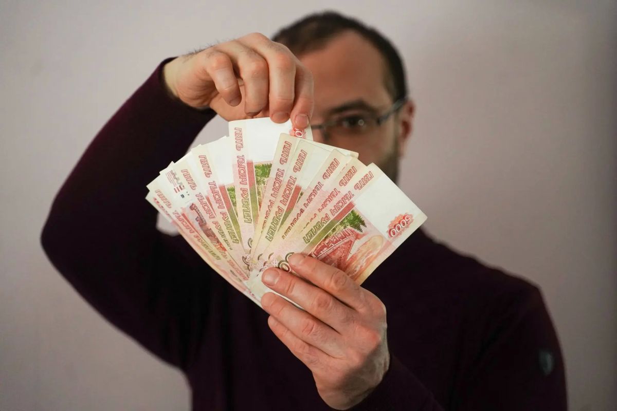 Более 107 миллионов рублей зарплаты выплатил 274 сотрудникам «Нижавтодорстрой»