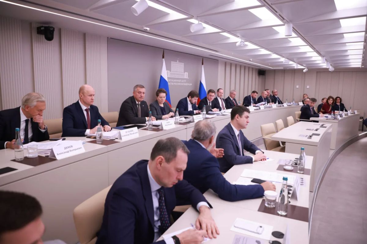 Александр Новак провел совещание по ситуации на топливном рынке Александр Новак провел совещание по ситуации на топливном рынке