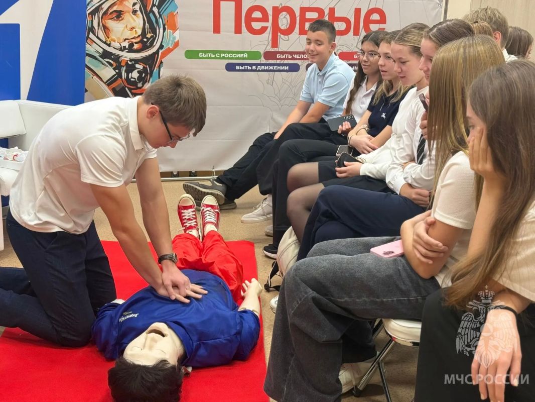 Пожарные – детям!. Центр детских инициатив города Бор заручился наставнической поддержкой огнеборцев Пожарные – детям!. Центр детских инициатив города Бор заручился наставнической поддержкой огнеборцев