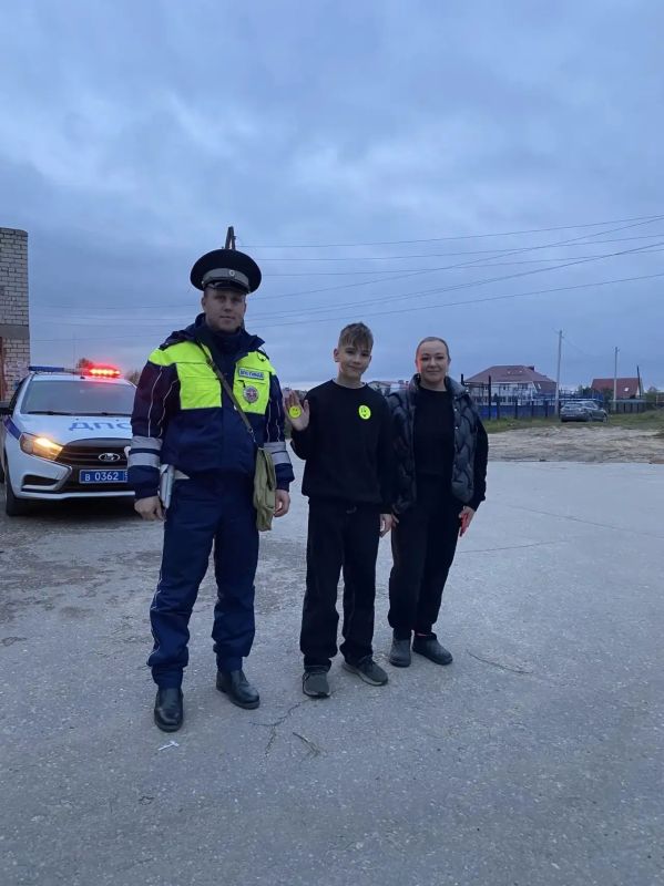 #Засветись#Станьзаметным. Первый день 05 октября 2026 года сотрудниками ОГИБДД ОМВД России «Балахнинский» в рамках месячника по безопасности дорожного движения «Засветись» возле каждой школы Балахнинского муниципального... #Засветись#Станьзаметным. Первый день 05 октября 2026 года сотрудниками ОГИБДД ОМВД России «Балахнинский» в рамках месячника по безопасности дорожного движения «Засветись» возле каждой школы Балахнинского муниципального...