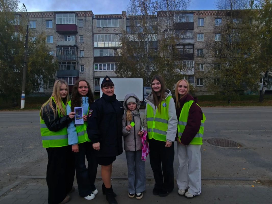 6 октября на территории обслуживания Госавтоинспекции по городу Шахунья стартовал месячник по профилактике дорожно-транспортного травматизма «Засветись» направленный на безопасность дорожного движения среди несовершеннолетних 6 октября на территории обслуживания Госавтоинспекции по городу Шахунья стартовал месячник по профилактике дорожно-транспортного травматизма «Засветись» направленный на безопасность дорожного движения среди несовершеннолетних