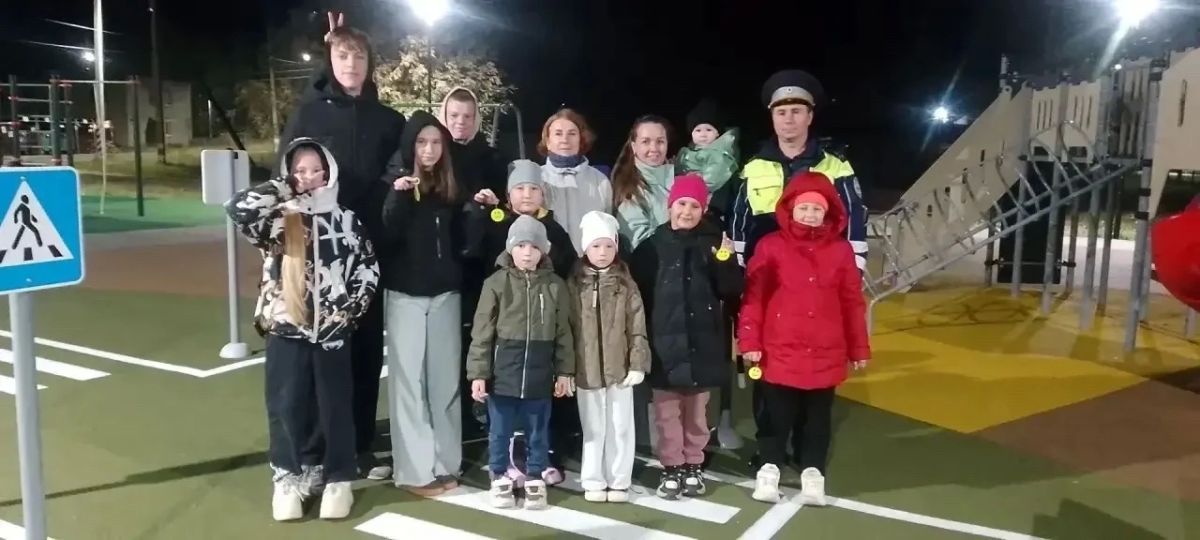 #Засветись#Станьзаметным. Первый день 05 октября 2026 года сотрудниками ОГИБДД ОМВД России «Балахнинский» в рамках месячника по безопасности дорожного движения «Засветись» возле каждой школы Балахнинского муниципального...