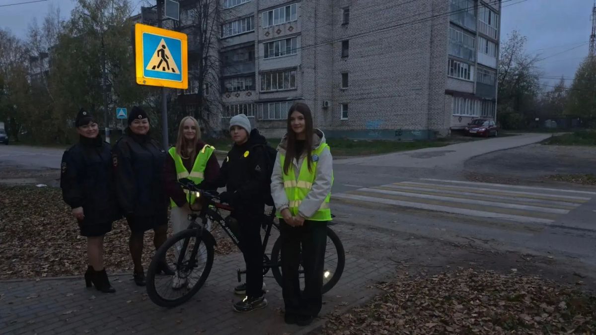 6 октября на территории обслуживания Госавтоинспекции по городу Шахунья стартовал месячник по профилактике дорожно-транспортного травматизма «Засветись» направленный на безопасность дорожного движения среди несовершеннолетних 6 октября на территории обслуживания Госавтоинспекции по городу Шахунья стартовал месячник по профилактике дорожно-транспортного травматизма «Засветись» направленный на безопасность дорожного движения среди несовершеннолетних