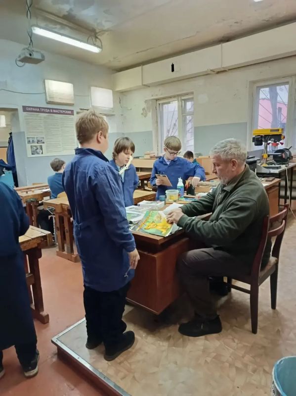 А вы знаете, чем фуганок отличается от рубанка? А для чего нужен шерхебель? Наши отцы и деды ответили бы не задумываясь А вы знаете, чем фуганок отличается от рубанка? А для чего нужен шерхебель? Наши отцы и деды ответили бы не задумываясь