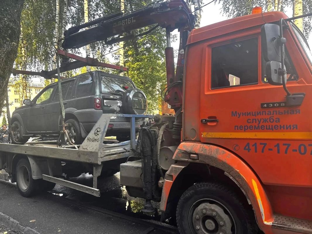 149 бесхозных автомобилей убрали с улиц Автозаводского района с начала года