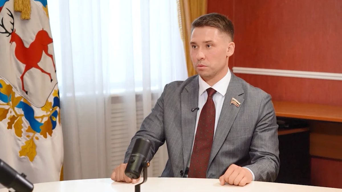 Школа молодёжного парламентаризма, законодательные инициативы и Молодёжный парламент — главные темы нового выпуска программы «Область закона» на телеканале «Волга» Школа молодёжного парламентаризма, законодательные инициативы и Молодёжный парламент — главные темы нового выпуска программы «Область закона» на телеканале «Волга»