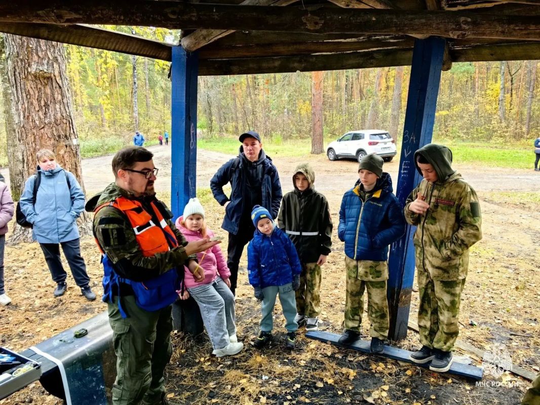 В Нижнем Новгороде прошёл слёт «Кадетский рубеж: школа выживания и спасательных операций» В Нижнем Новгороде прошёл слёт «Кадетский рубеж: школа выживания и спасательных операций»