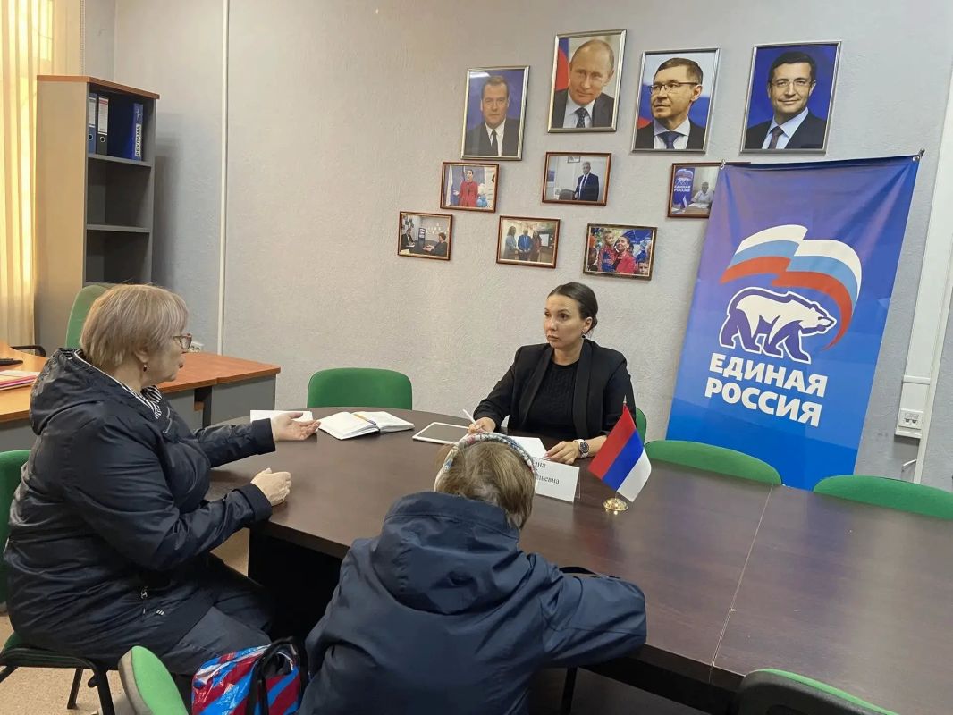 Оксана Смолина провела прием жителей избирательного округа № 10