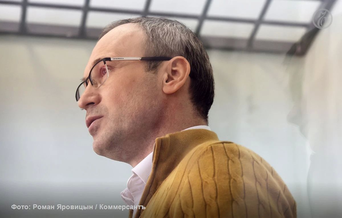 Бывший гендиректор нижегородского АО «Теплоэнерго» Илья Халтурин категорический не согласен с обвинением по трем эпизодам превышения полномочий при работе с подрядчиками