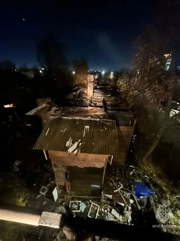 Два деревянных многоквартирных дома сгорели в Нижнем Новгороде Два деревянных многоквартирных дома сгорели в Нижнем Новгороде