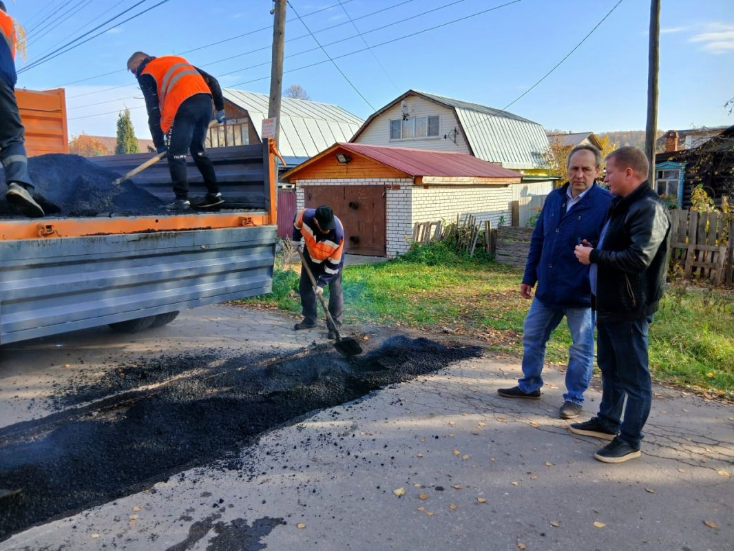 В Ленинском районе практически полностью выполнен план по карточному ремонту дорог